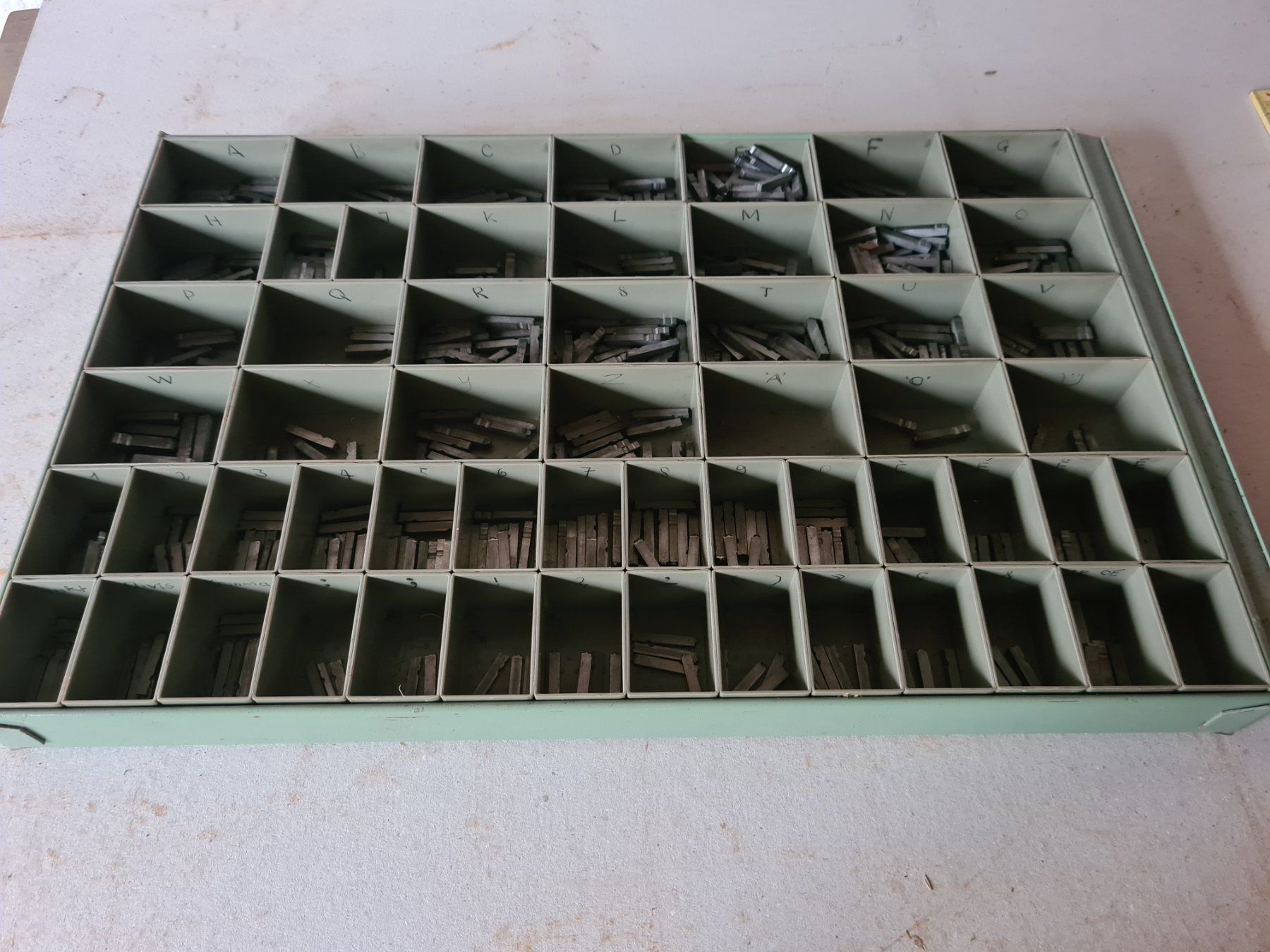 Tutti gli attrezzi: Bleisatz Buchstaben Letterpress Chevalier 9 – Usato da Escholzmatt venduto da FuyuIgloo 2