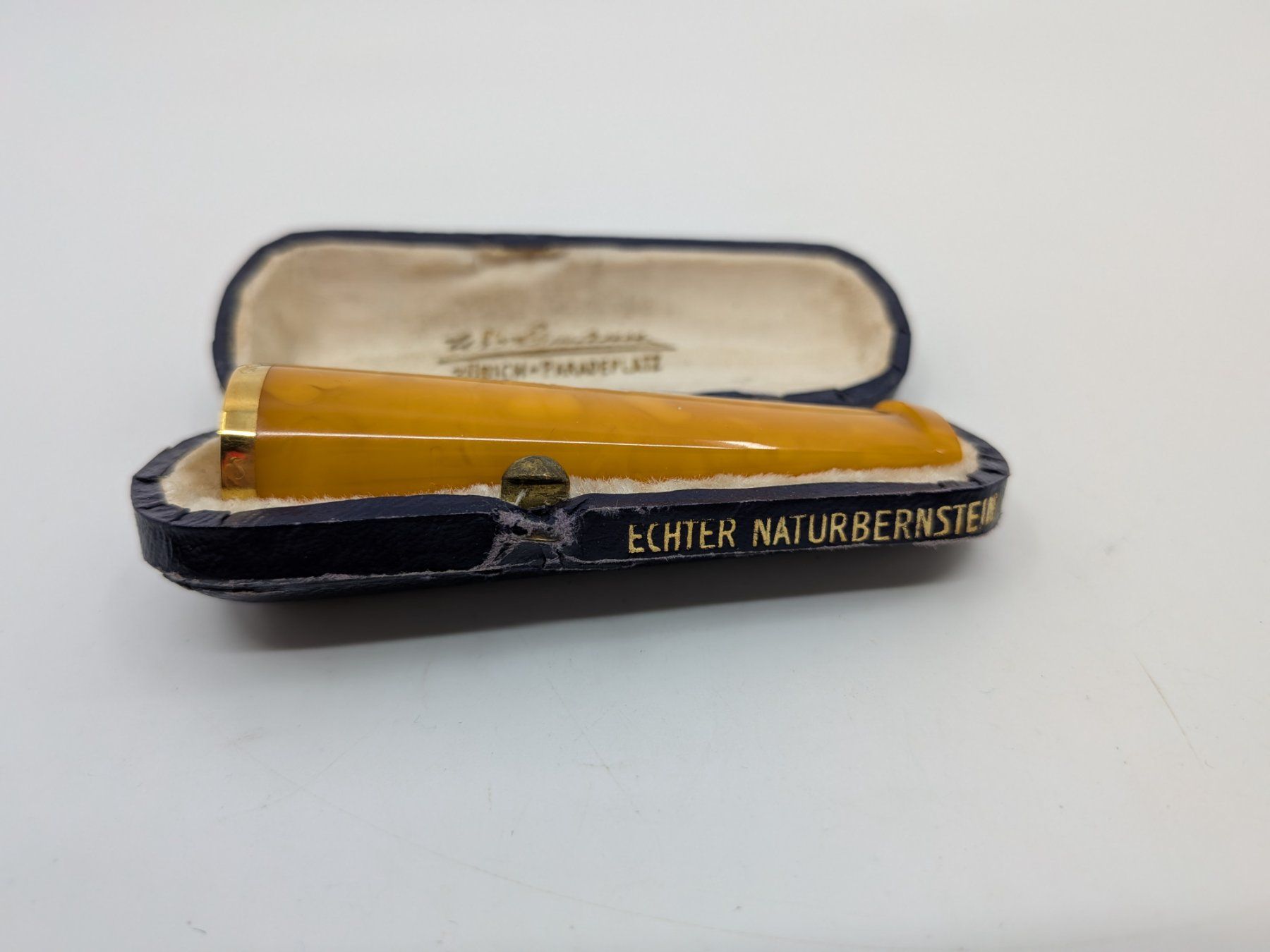Pipe & Accessori: Antike Zigarettenspitze Bernstein mit 18 Karat Gold Ring – Usato da Emmen venduto da Brockofsky 1