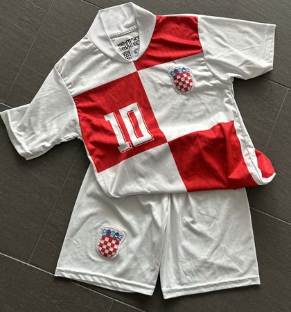 Kroatien Fussball Trikot Modric Grösse 152
