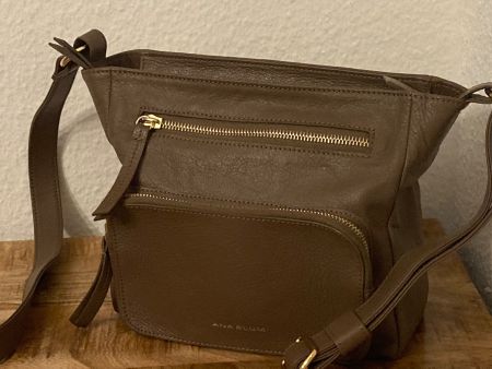 Ana Blum kleine Ledertasche ungetragen