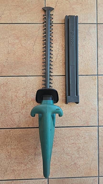 Tous les outils: Akku-Heckenschere – D'occasion à Sutz par Anker06 1