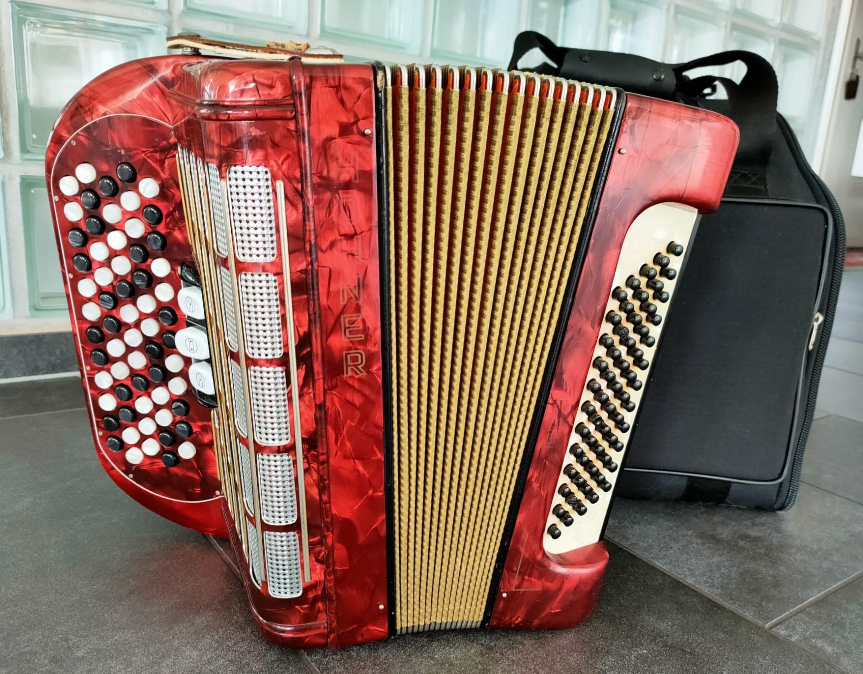 Hohner Tasteninstrumente: Akkordeon - Hohner Piccolo – Gebraucht aus Dottikon von