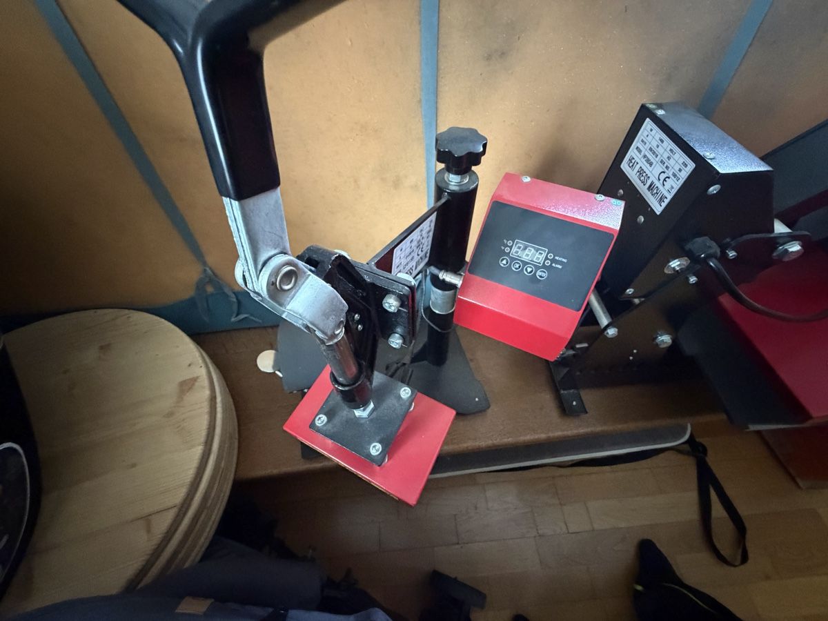 Alle Maschinen: Schneideplotter Textil und cap presse dreier set – Gebraucht aus Magden von Keppi 1