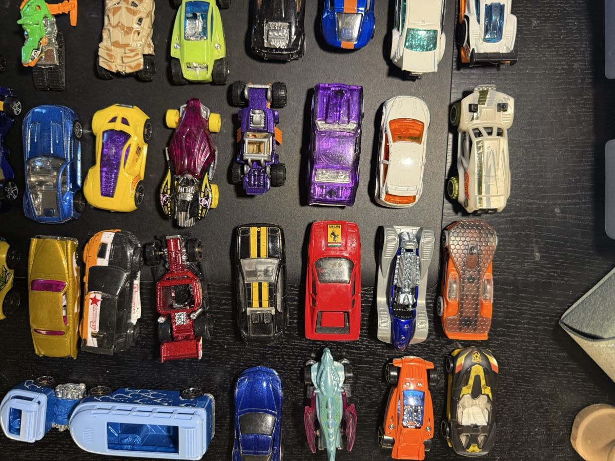 Hot Wheels Giocattoli: Collection Hot Wheels  – Usato da La Neuveville venduto da sim_5lpj 4