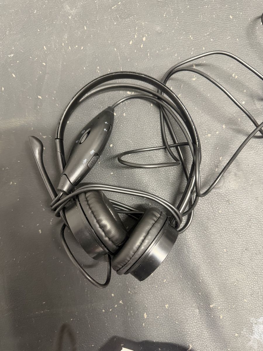 Cuffie: Schwarzes PC-Headset mit Mikrofon - Top Zustand! – Nuovo (secondo la descrizione) da Matzingen venduto da Hunter84