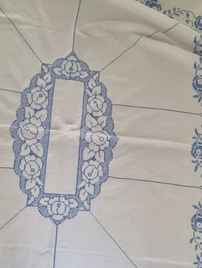 Altra biancheria da tavola: Tischdecke, schön bestickt – Usato da Geroldswil venduto da Agapanthus22 3
