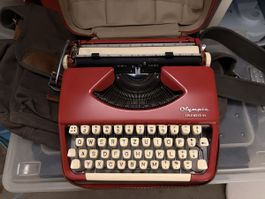 2x Schreibmaschine Olympia Splendid 33 (rot und weiss)