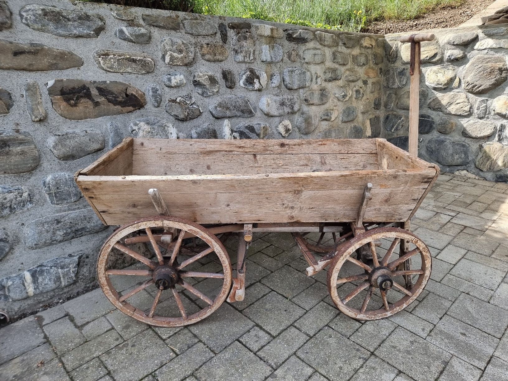Articoli in legno: Handwagen aus Holz – Usato da Jenaz venduto da dursch 1
