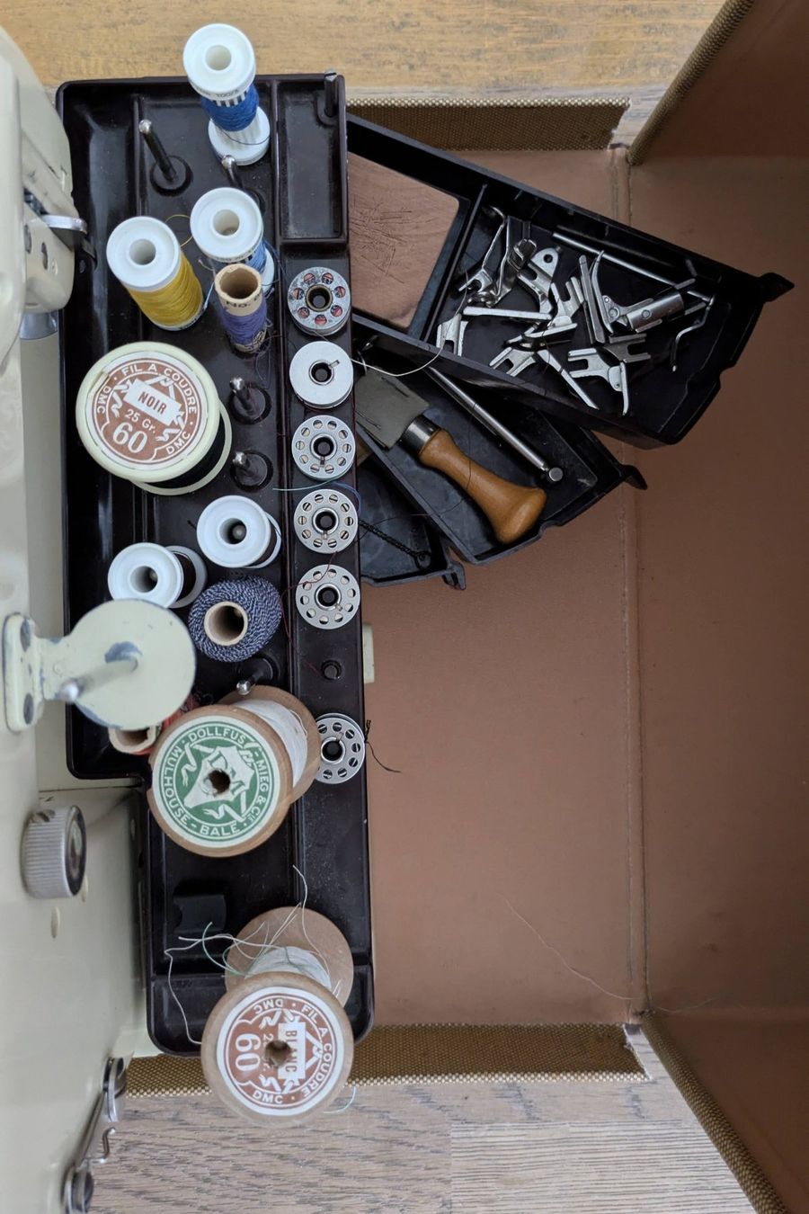 Bernina Macchine da cucire: Machine à coudre Bernina vintage – Usato da Orsieres venduto da IndianaJones50a 4