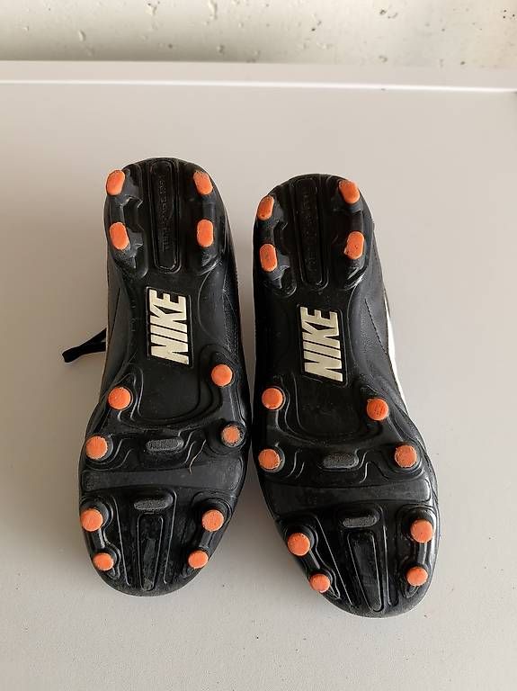 Nike Scarpe per ragazzi: Nike Fußballschuhe Grösse 35 – Usato da Grossdietwil venduto da wichtel28 2