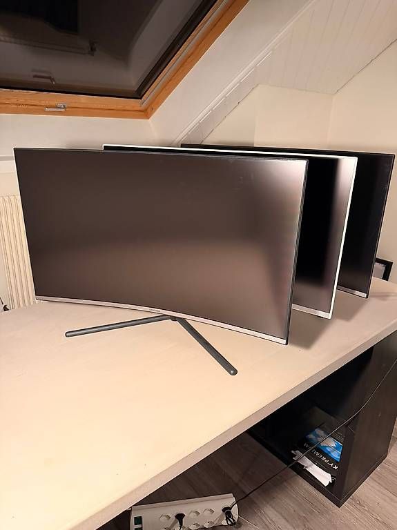 Monitore: Écran ordinateur 2K 32 pouces incurvés  – Gebraucht aus Vouvry von gra_vtp7 2