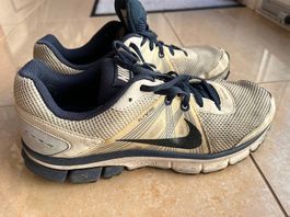 Nike Air Zoom Pegasus 28 (size 42)