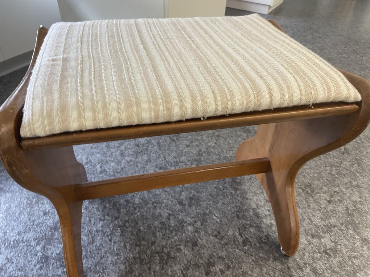 Stühle: Antique Klavierstuhl – Gebraucht aus Baar von Vili7 2