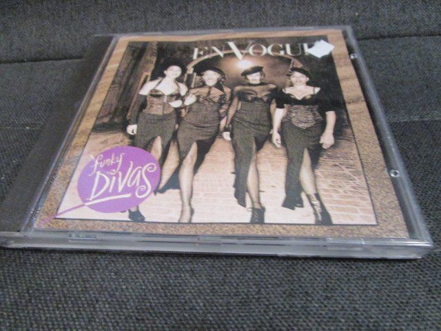 CD: En Vogue - Funky Divas CD – Usato da Olten venduto da Disc-Ausverkauf