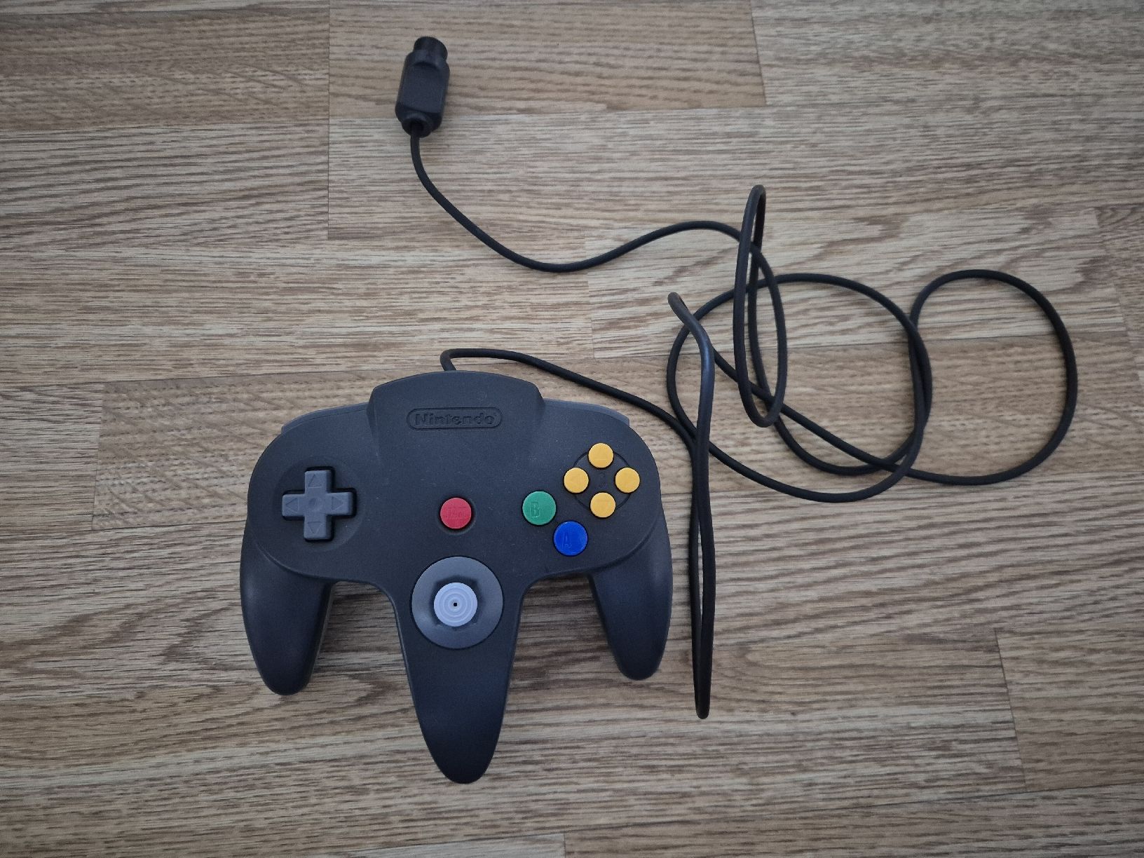 Nintendo Manettes: Nintendo N64 Controller schwarz und grau – D'occasion à Gümligen par kurt2591989 1