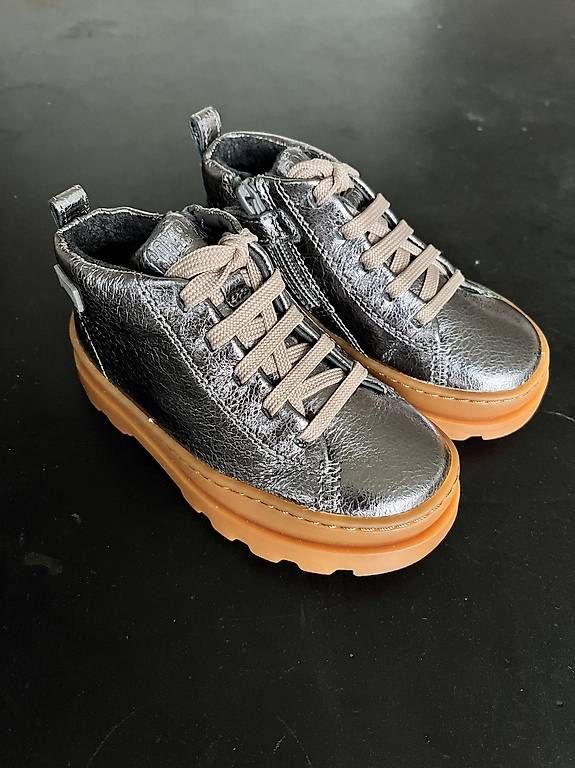 Camper Scarpe per ragazzi: Neue Winterschuhe Gr. 26 Camper – Usato da Solothurn venduto da janedevillaz