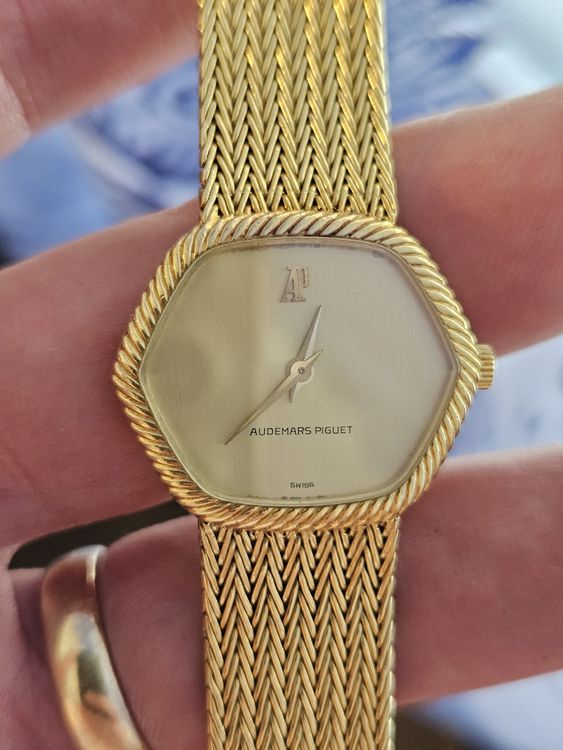 Vintage: montre de femme "Yema" mécanisme à quartz avec bracelet cuir