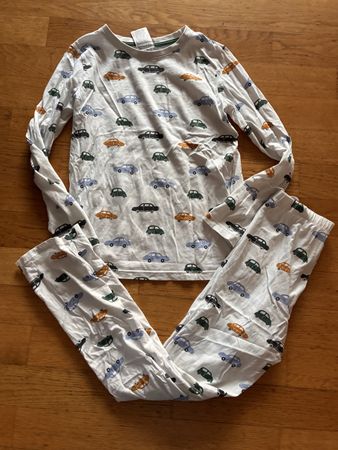 Schönes Pyjama Gr. 134/140, H&M
