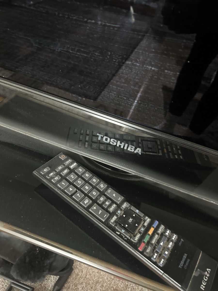 Toshiba Fernseher: TV Toshiba – Gebraucht aus Kandersteg von selenat 1