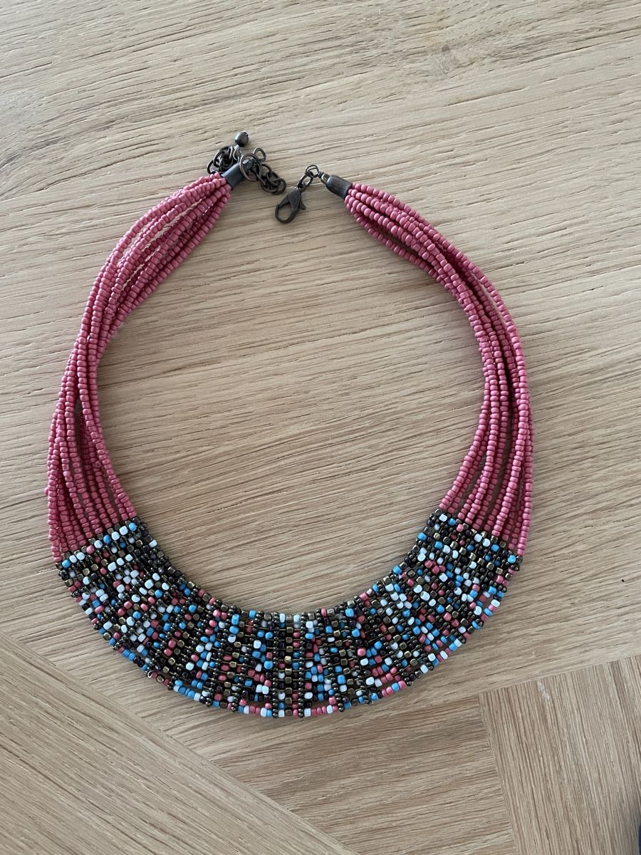 Colliers: Necklace  – D'occasion à Neuchatel par shi_9fzw