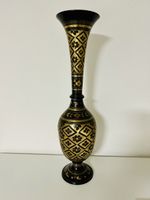 Elegante Blumenvase aus Metall, Schwarz & Gold