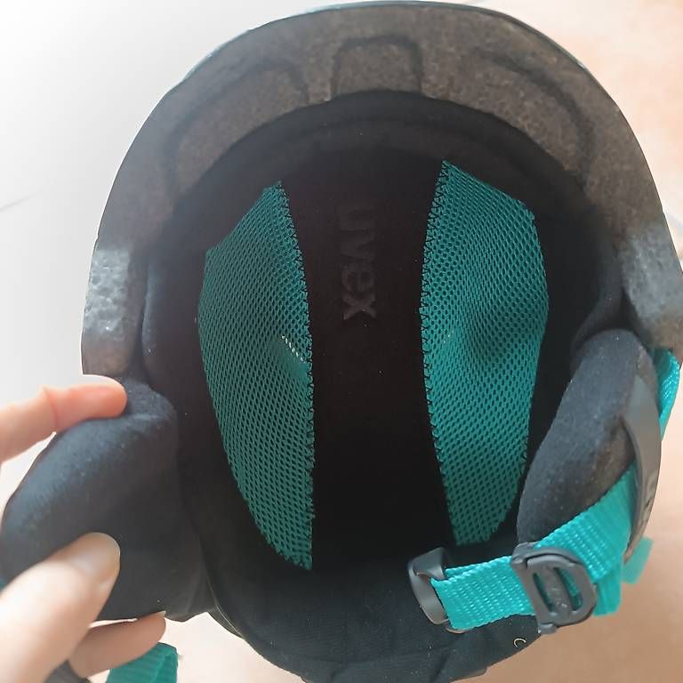 Caschi: Uvex Skihelm neuwertig, Gr. 49-51cm – Usato da Hofstetten SO venduto da lil_6dxv 1