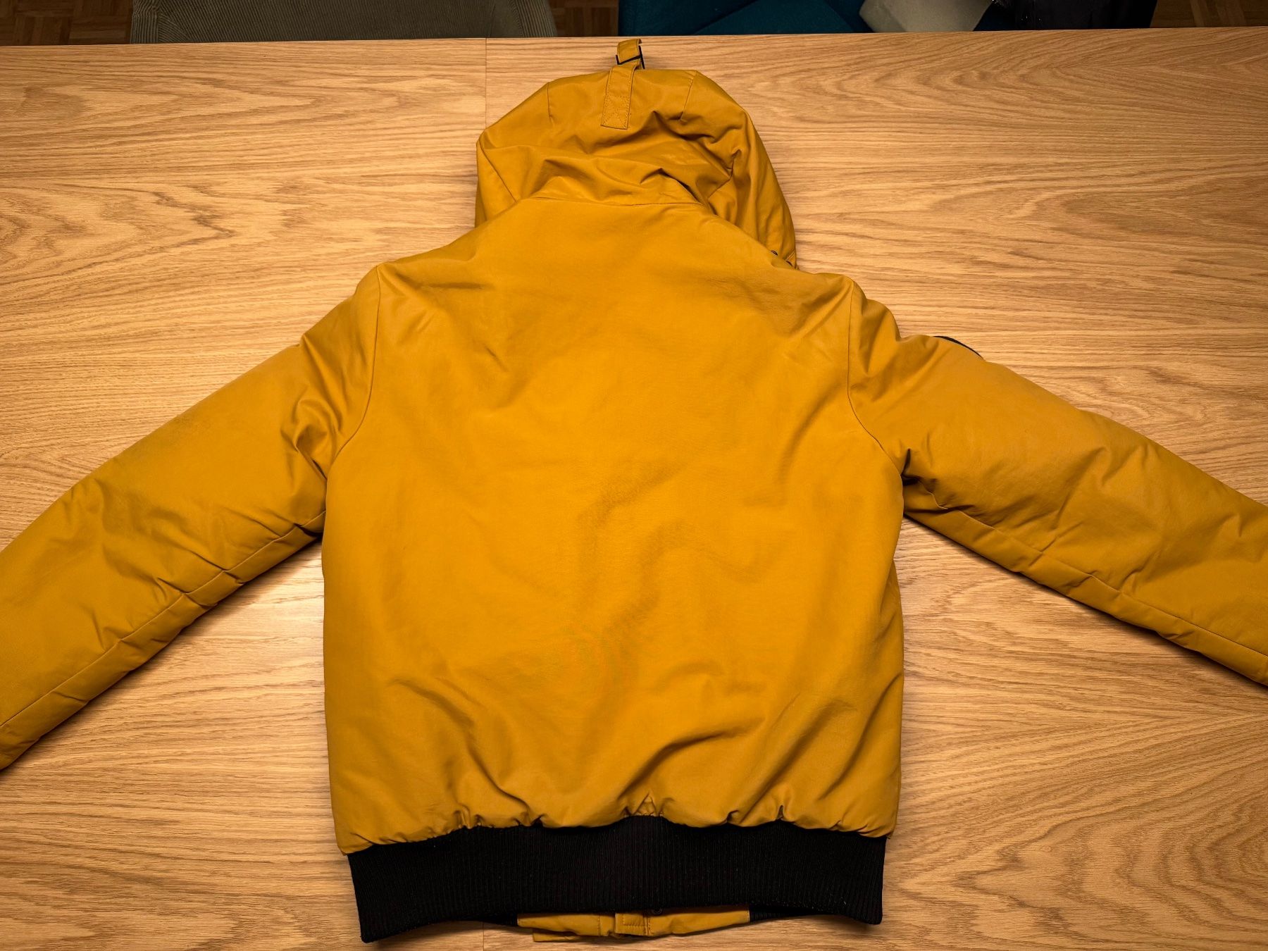Superdry Giacche: Veste Superdry Everest, couleur moutarde – Usato da Palézieux venduto da arathilion 2