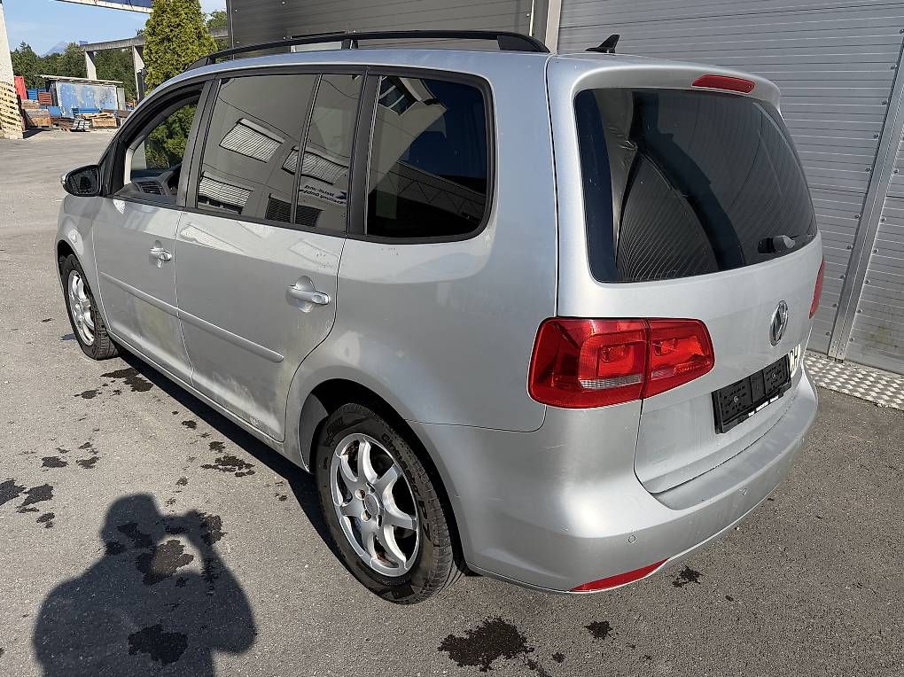 Automobili: VW Touran 1.6 TDI DSG – Usato da Luzern venduto da red_bull2 2