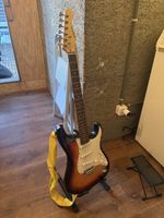 E-Gitarrenset mit Verstärker und Zubehör
