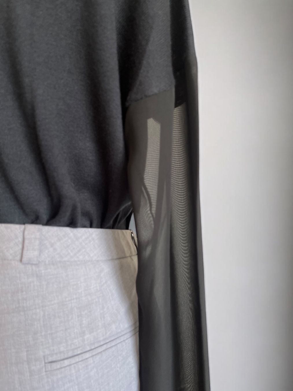 Pullover & Sweatshirts: SUIT Damen Rollkragenpullover mit transparenten Ärmeln M NEU – Neu (gemäss Beschreibung) aus Zürich von Recode.Fashion 4