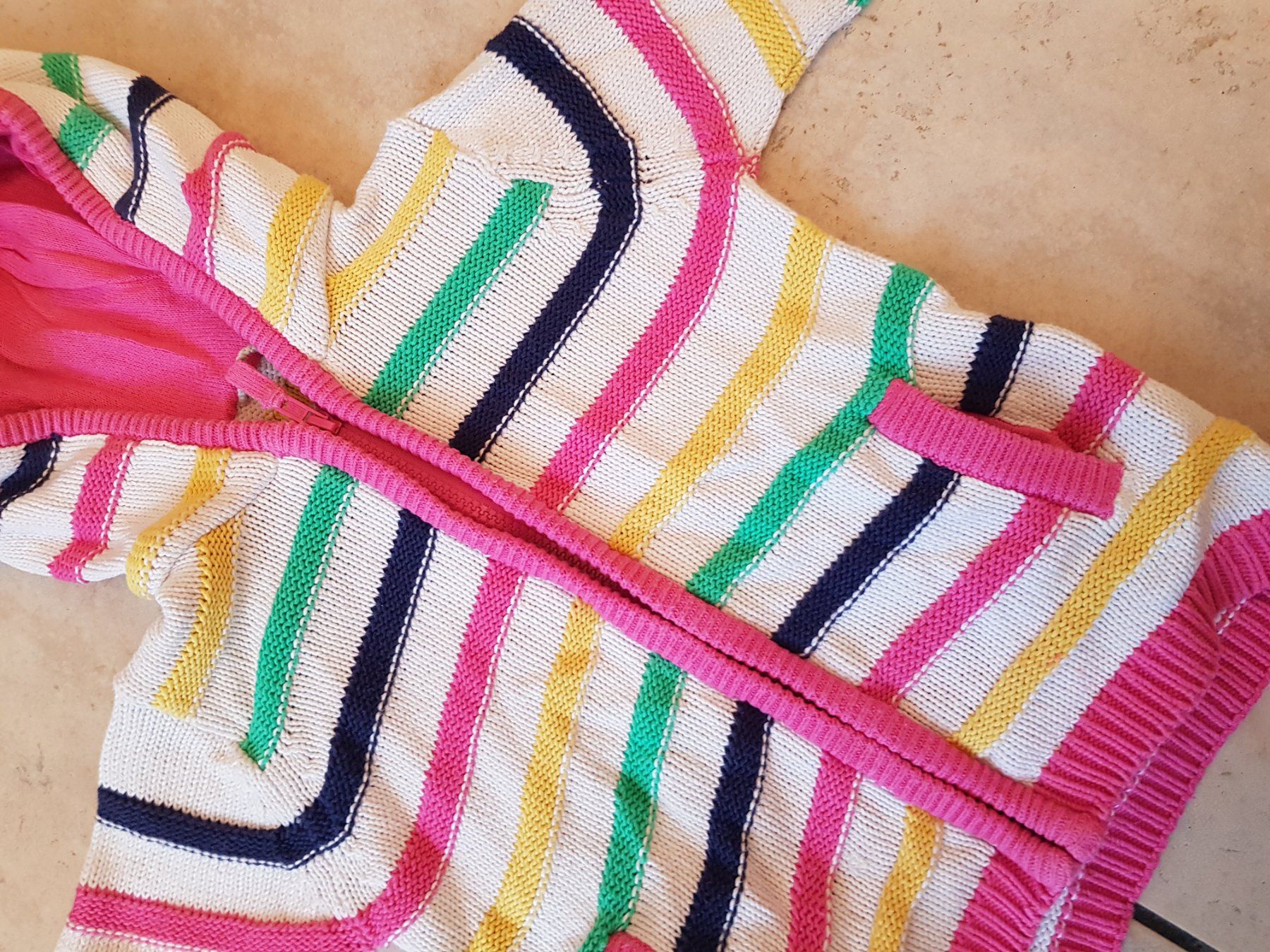 Giacche & Cappotti: Bunt gestreifte Garn-Strickjacke Gr. 104 – Usato da Staffelbach venduto da Frisco77 1