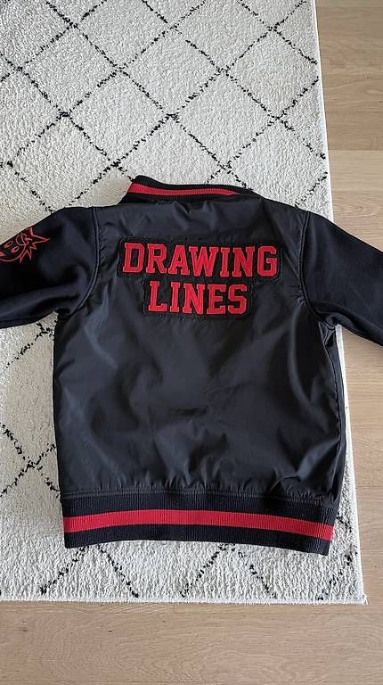 Jacken: The hundreds jacket  – Gebraucht aus Pully von Evgenii13 1