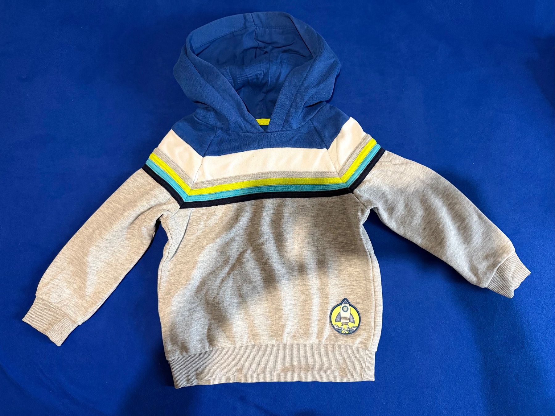 Maglioni & Felpe: Sweat à capuche Tough Team, multicolore, taille 104 – Usato da Genève venduto da Mag84