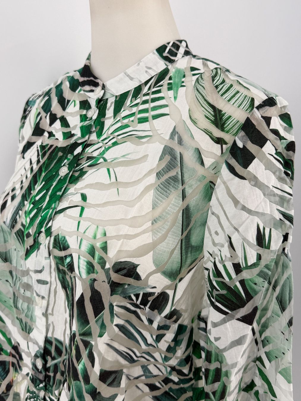Camicette: Bluse mit Palmen Print, transparent, Gr. 44 von Mona – Usato da Auenstein venduto da moin. 2