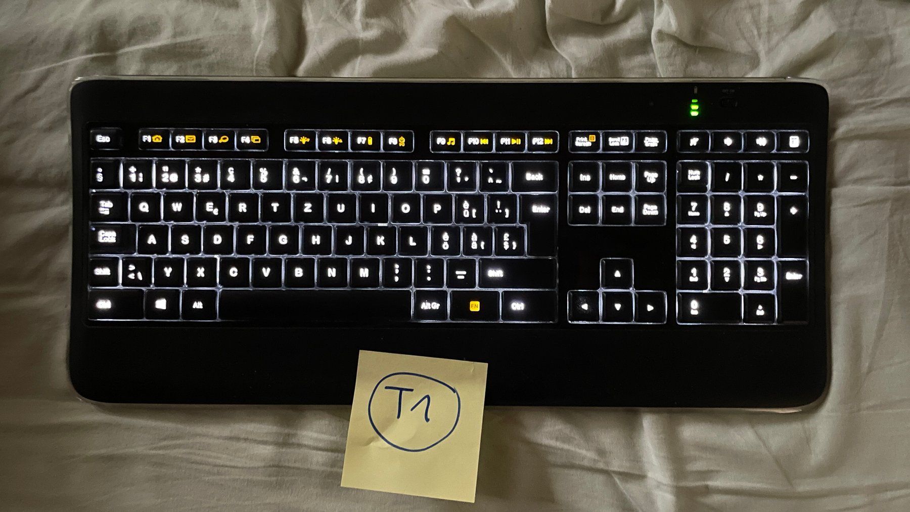Claviers: Logitech Keyboard K800 & Maus Performance MX Set – D'occasion à Glattfelden par cybermaxx 3