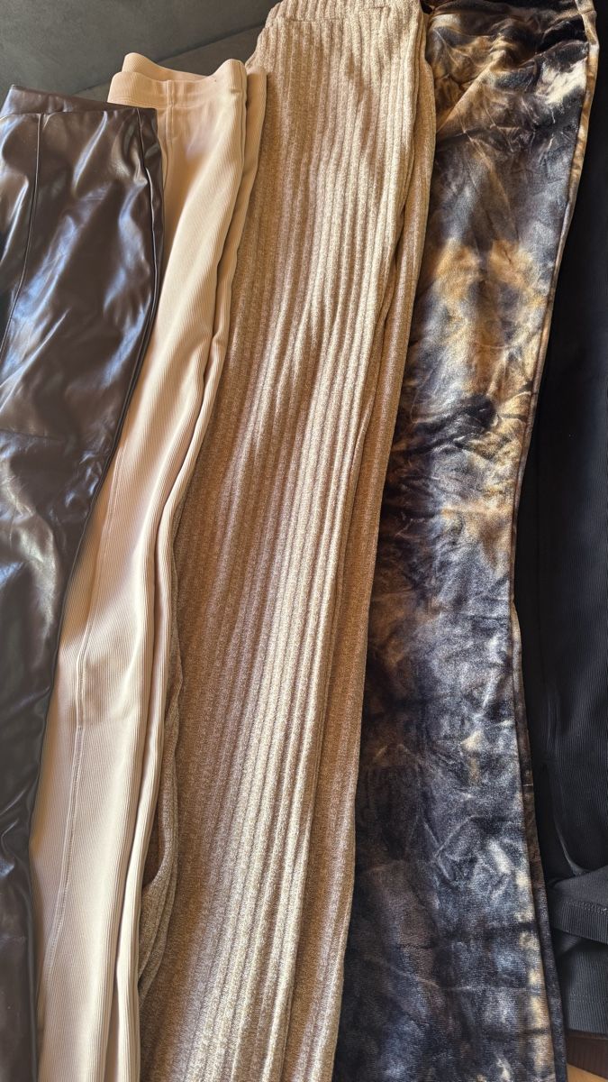 Lotti di vestiti: Damen Kleiderpaket Hosen Grösse S – Usato da Dardin venduto da l.a.d.i.n.a 1