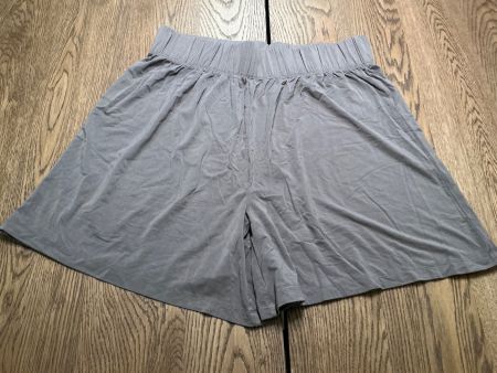 Sommerliche, kurze Stoffhose, braun  Grösse L Top Zustand