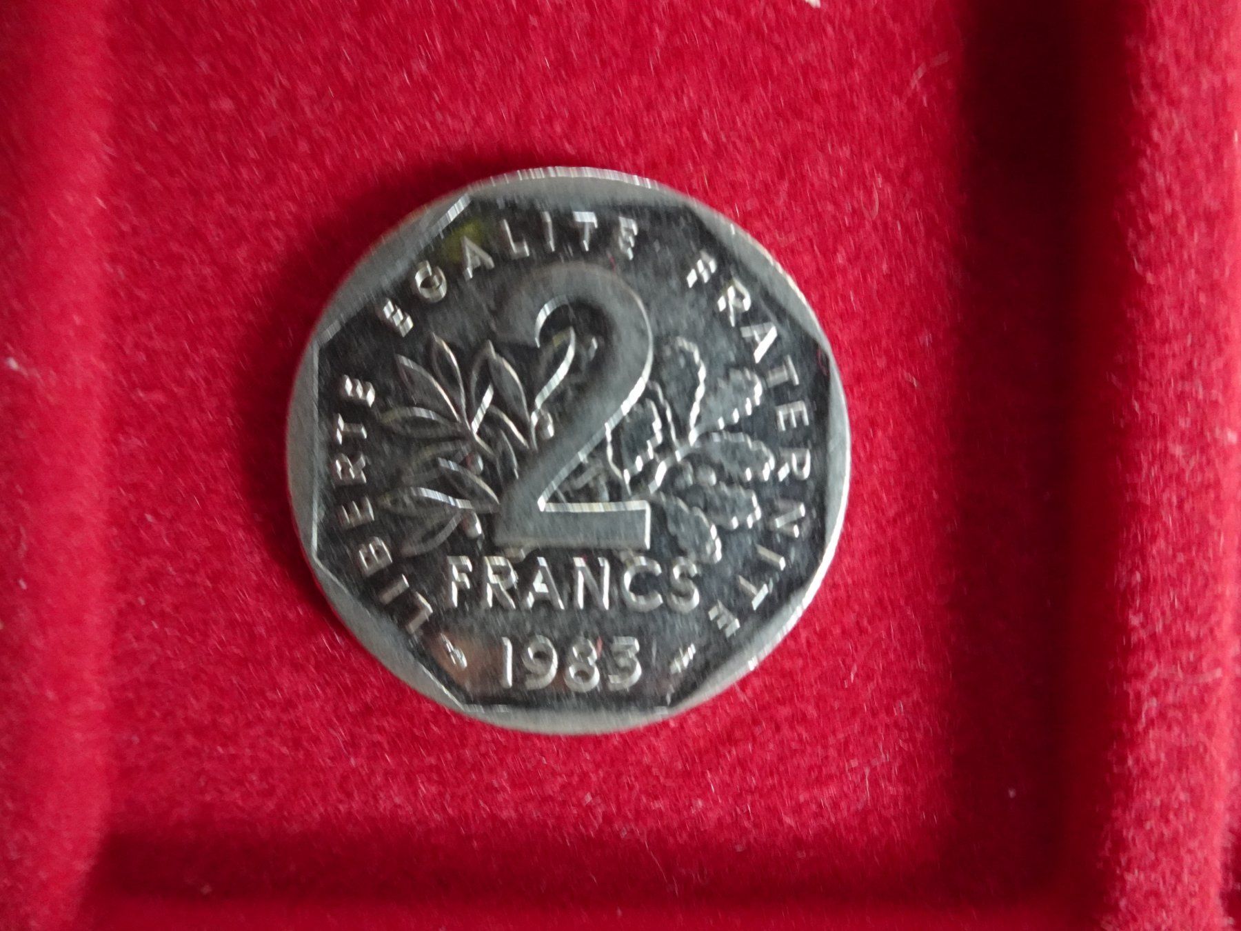 Tutti le monete: 2 Francs Frankreich 1983 - M359 – Usato da Küssnacht am Rigi venduto da Kleinpreis-Shop