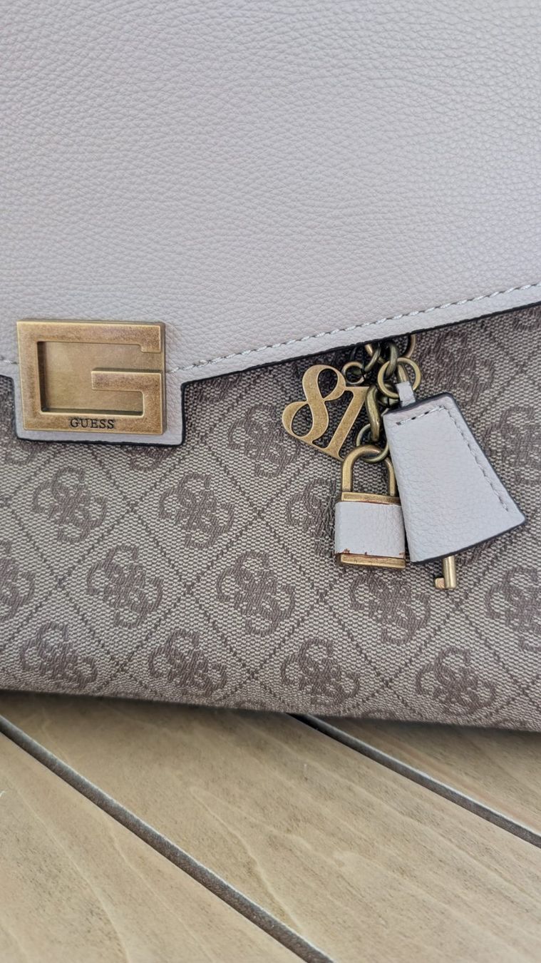 Guess Borse da donna: Guess Handtasche in Beige, neuwertig – Usato da Au SG venduto da and_cra 5