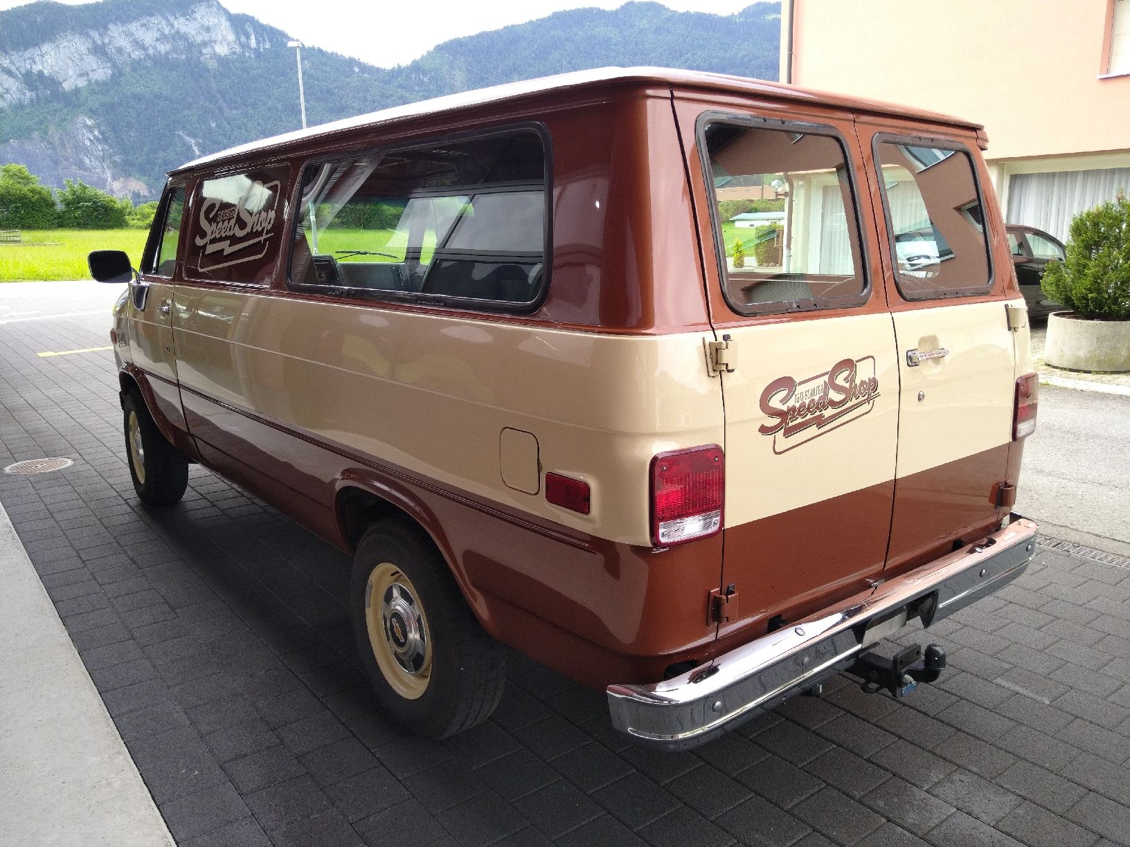 Chevrolet Automobili: Chevrolet Van G30 – Usato da Steinen venduto da Blackcadillac 2