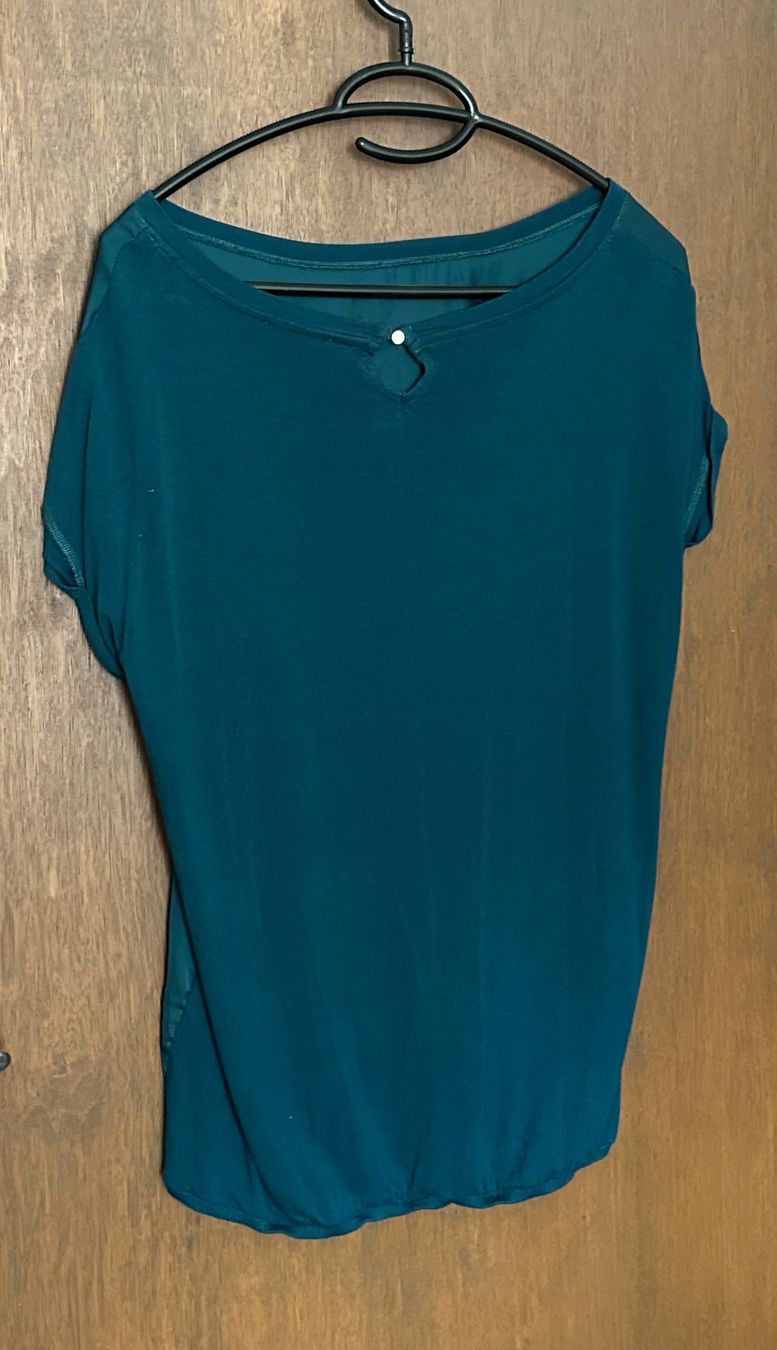 Tom Tailor T-shirt: Locker elegantes Shirt von Tom Tailor – Usato da Maienfeld venduto da bumble-bee888 4