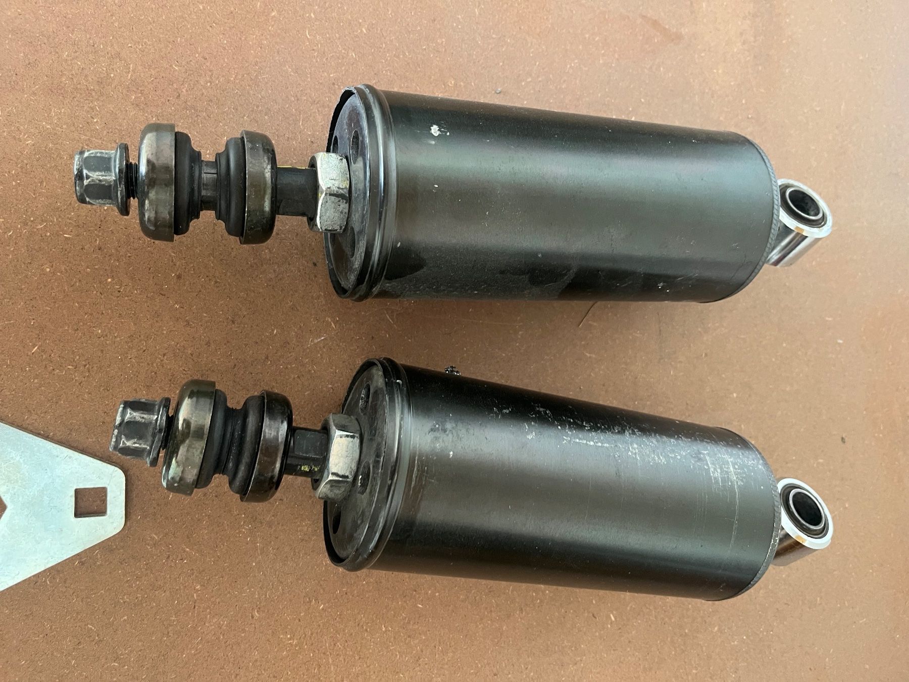 Harley-Davidson Alle Motorradersatzteile: Stossdämpfer – Gebraucht aus Klingnau von Thbe 1