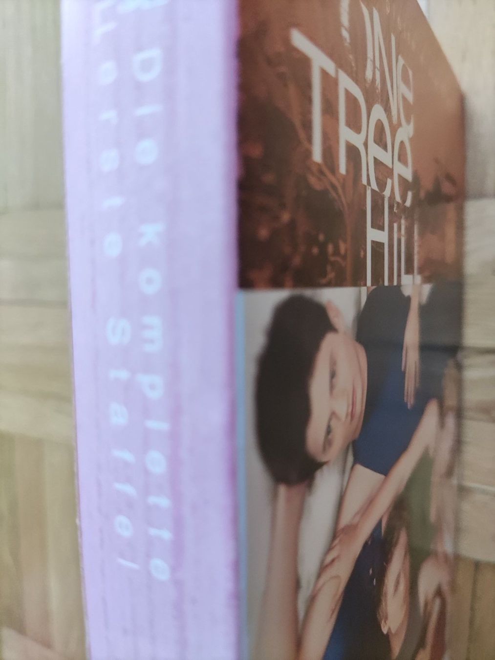 Tutti i DVDs: DVD - One Tree Hill - Die komplette erste Staffel – Usato da Basel venduto da Alacant 2