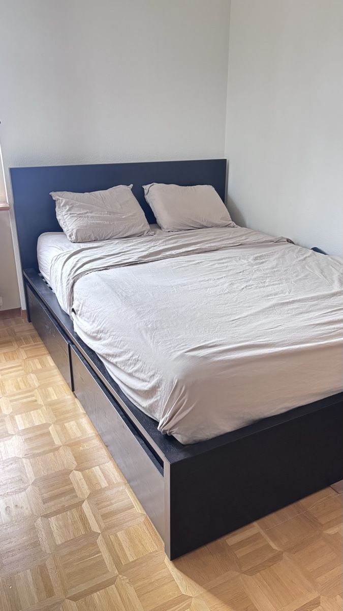 Lits: Ikea Malm Bett schwarz – D'occasion à Untereggen par Paesci_99