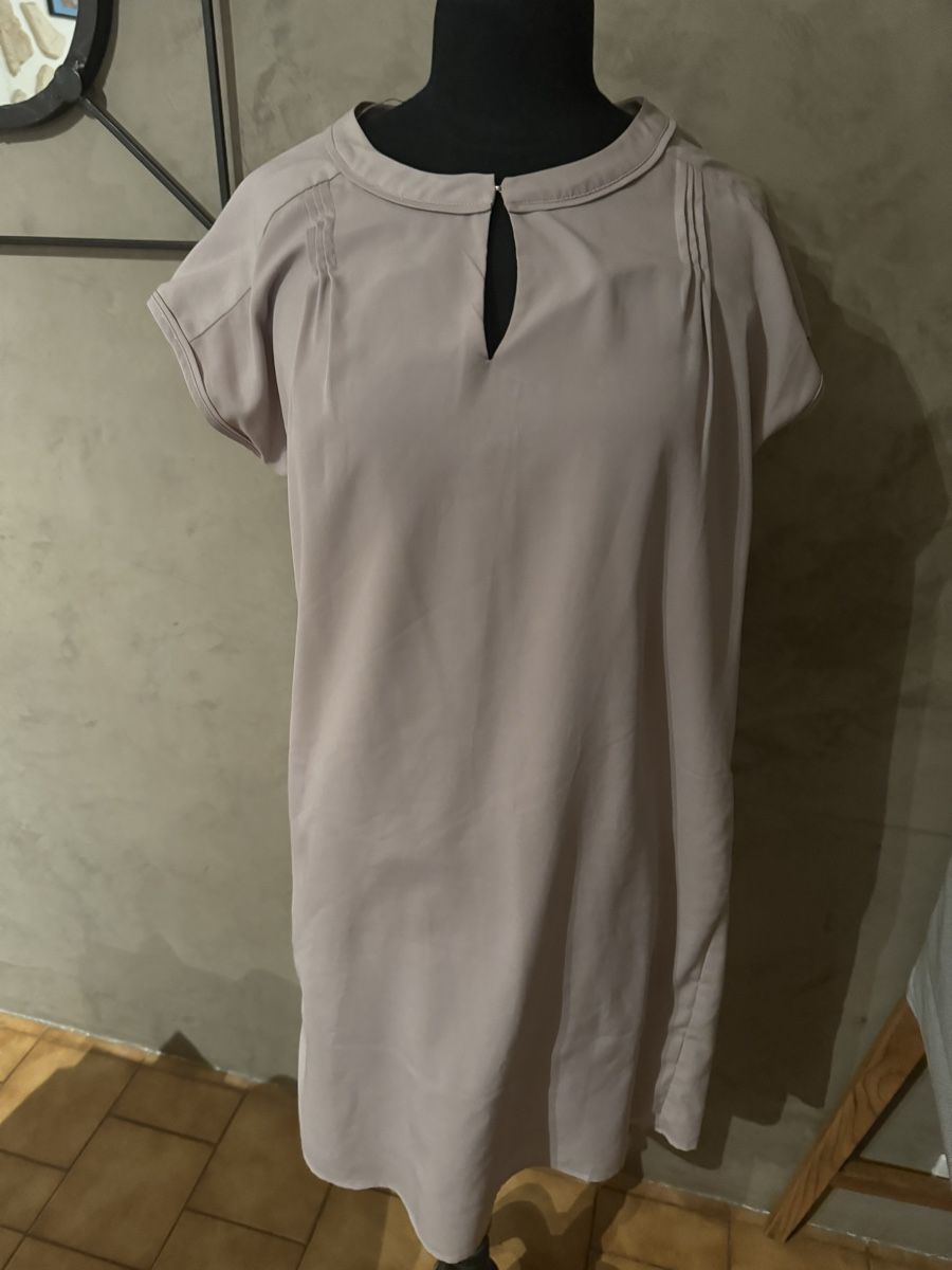 Kleider: Robe taupe Alberto taille 36 myriam – Gebraucht aus Veyrier von kimedovapa