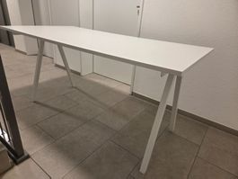 Tisch mit weisser Platte 160x80