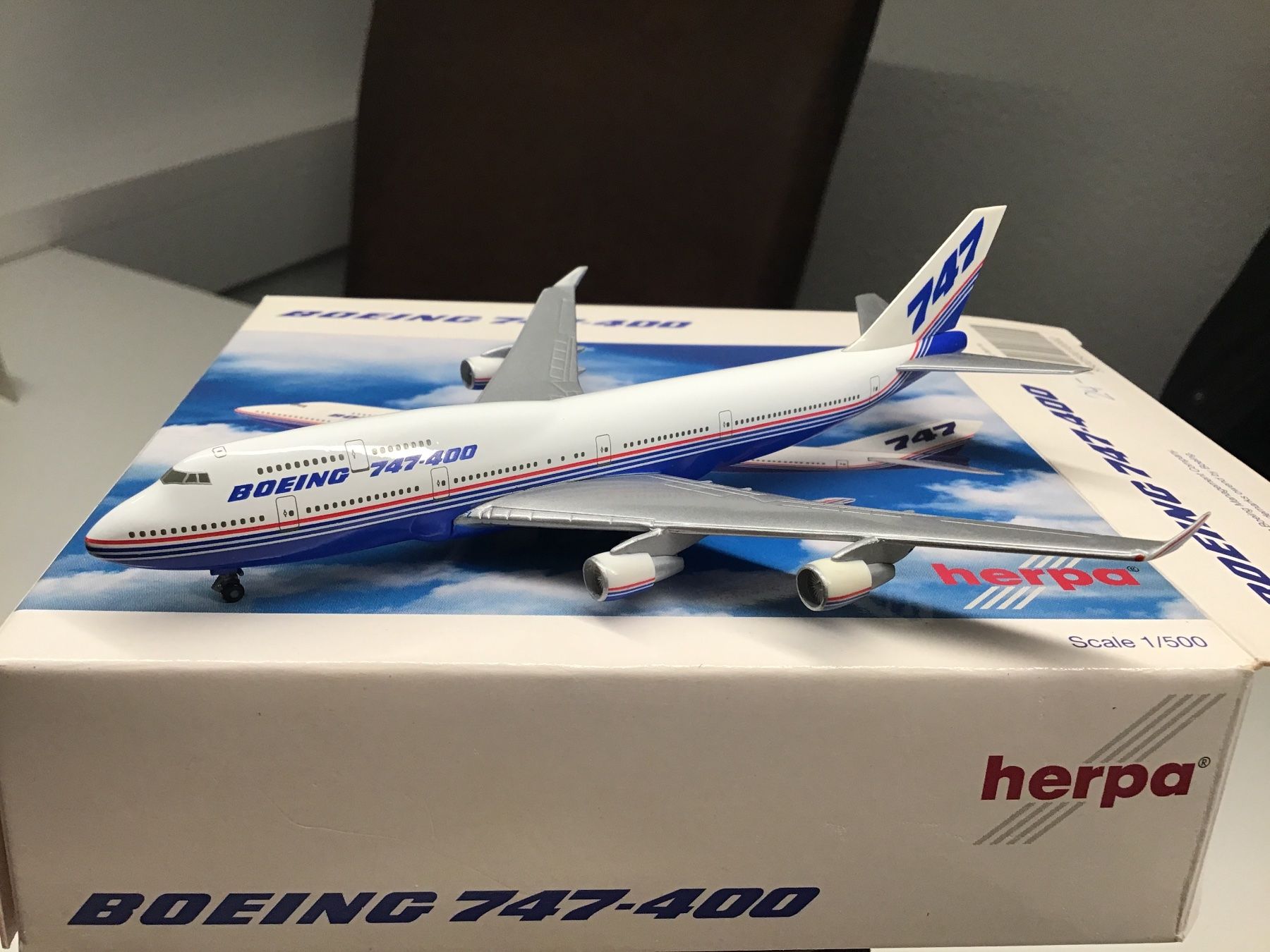 Boeing Kit di modellismo & Modellini statici: Herpa Boeing 747-400 Modell 1:500 – Nuovo (secondo la descrizione) da Männedorf venduto da Modellbau-wyss