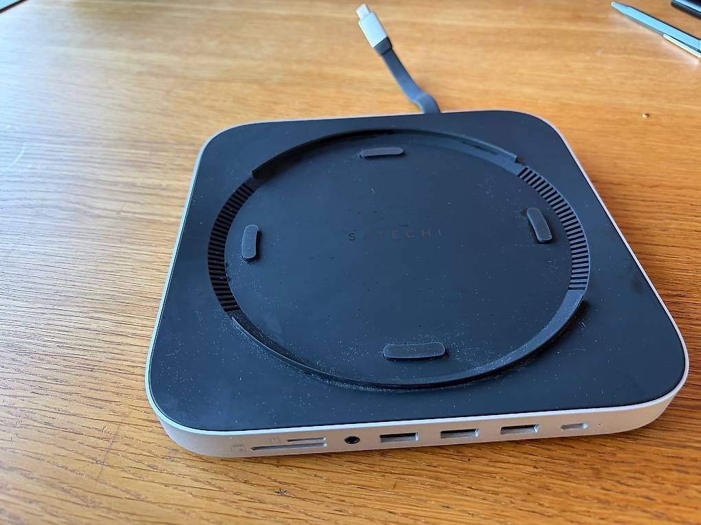 Satechi Docking station: Dock Satechi pour Mac mini ou Studio – Usato da Fribourg venduto da Tipex 3