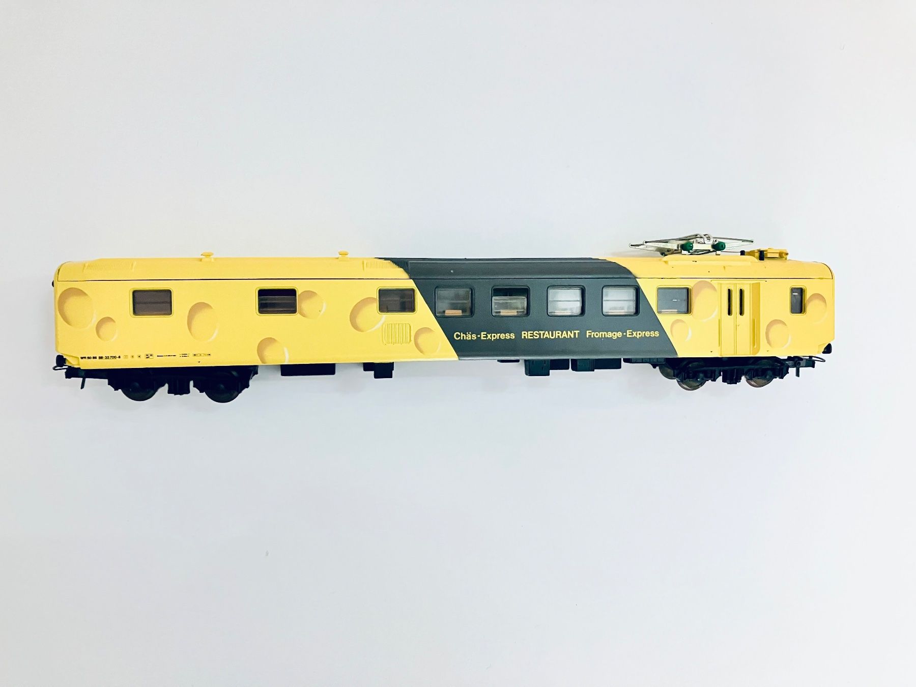 Lima Modellini di ferrovie: SBB CHÄS EXPRESS Speisewagen mit Pantho. H0 – Usato da Oberbuchsiten venduto da Orsetto24 1
