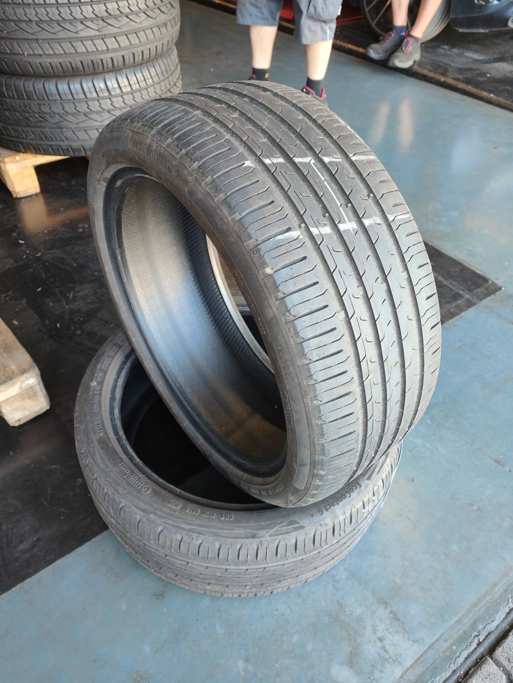 Continental Pneus & Kompletträder: 225/40 R18 Sommerreifen – Gebraucht aus Oberengstringen von Reifen-Lagerverkauf